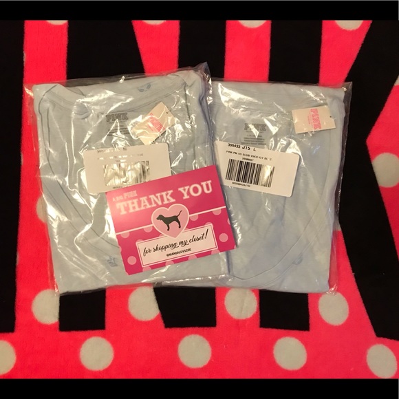 💕 VS PINK ICY BLUE TOPAZ MONOGRAM V-NECK TEE - Picture 5 of 7